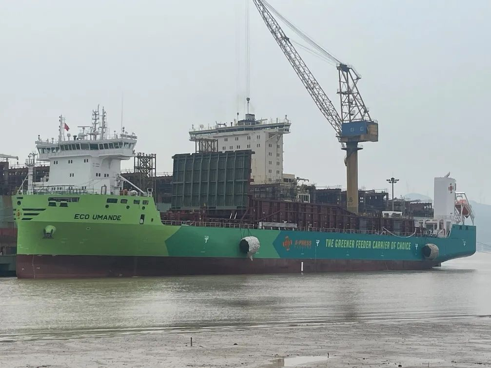 World’s first methanol dual-fuel retrofit container ship delivered