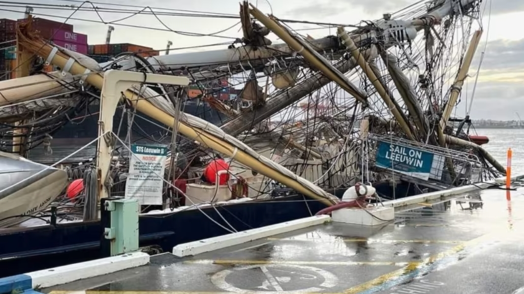 Two injured after Singapore-flagged container ship hits Australian vessel in Perth