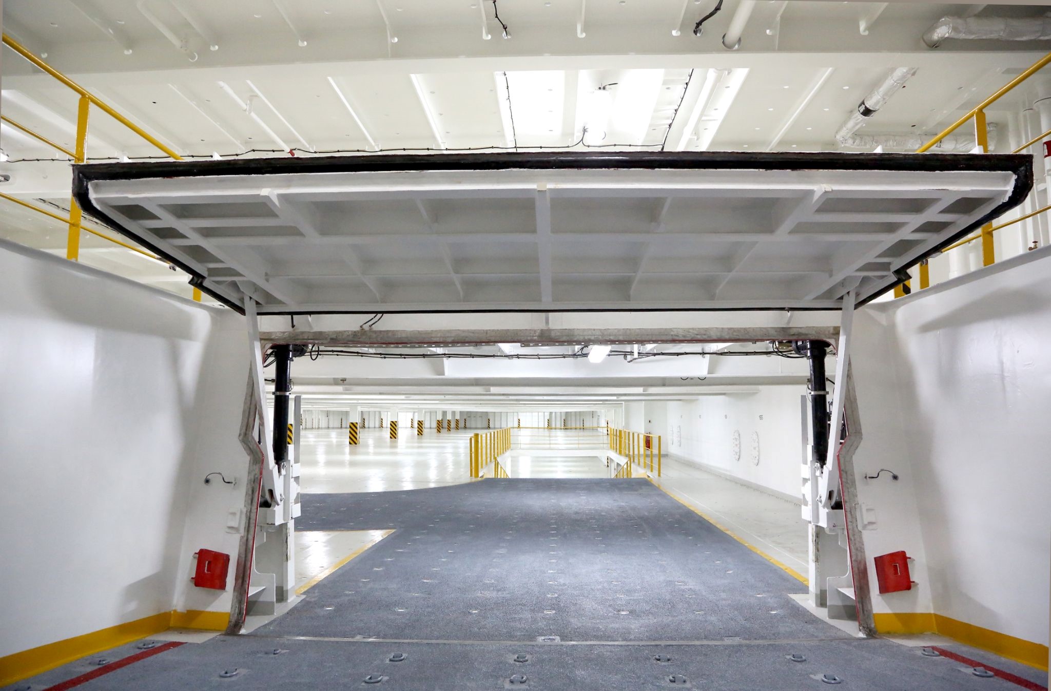 MacGregor to supply cargo access solutions for 12 Pure Car and Truck Carriers for CIDO Shipping