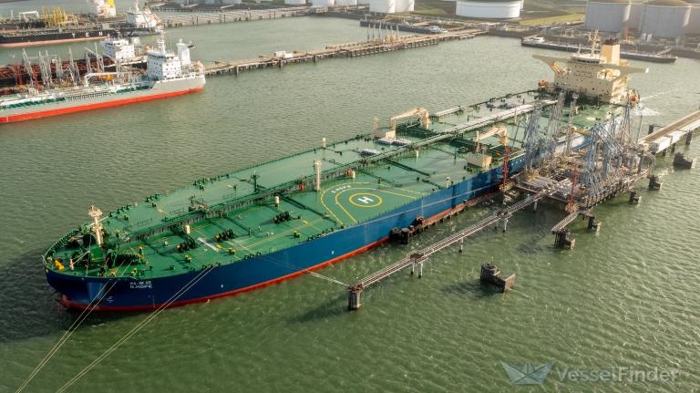 HMM signs $137 million oil shipping contract with S-Oil