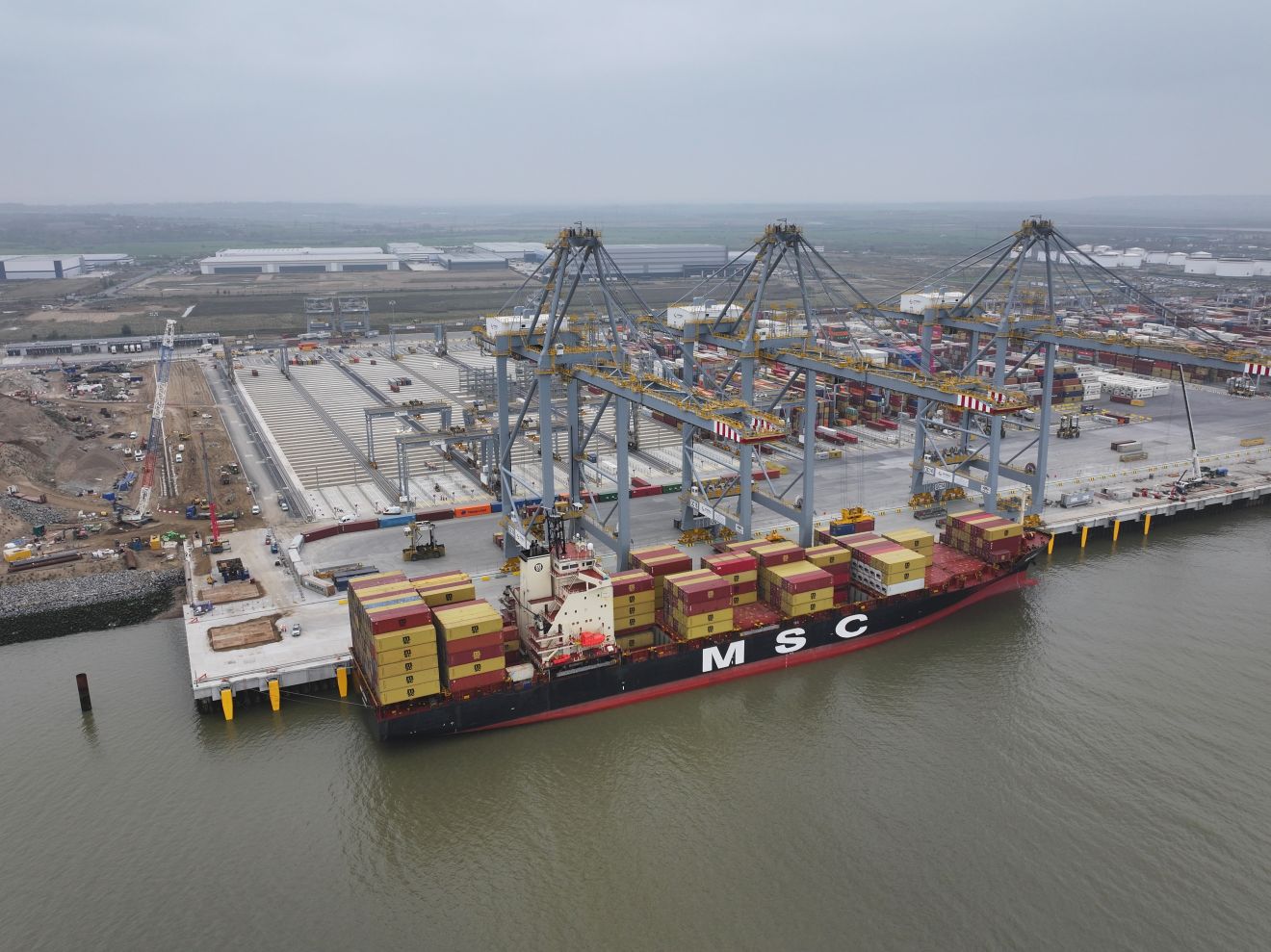 London Gateway Launches New £350m Fourth Berth with Arrival of First Ships