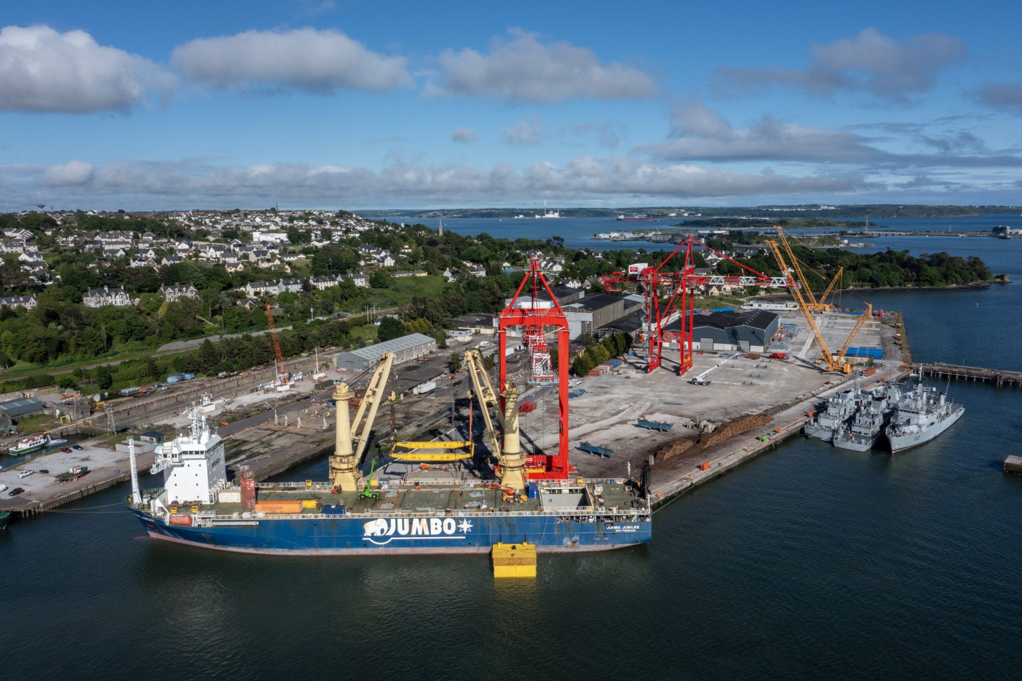 JSI Alliance successfully delivers two giant STS cranes from Cork to Greenock