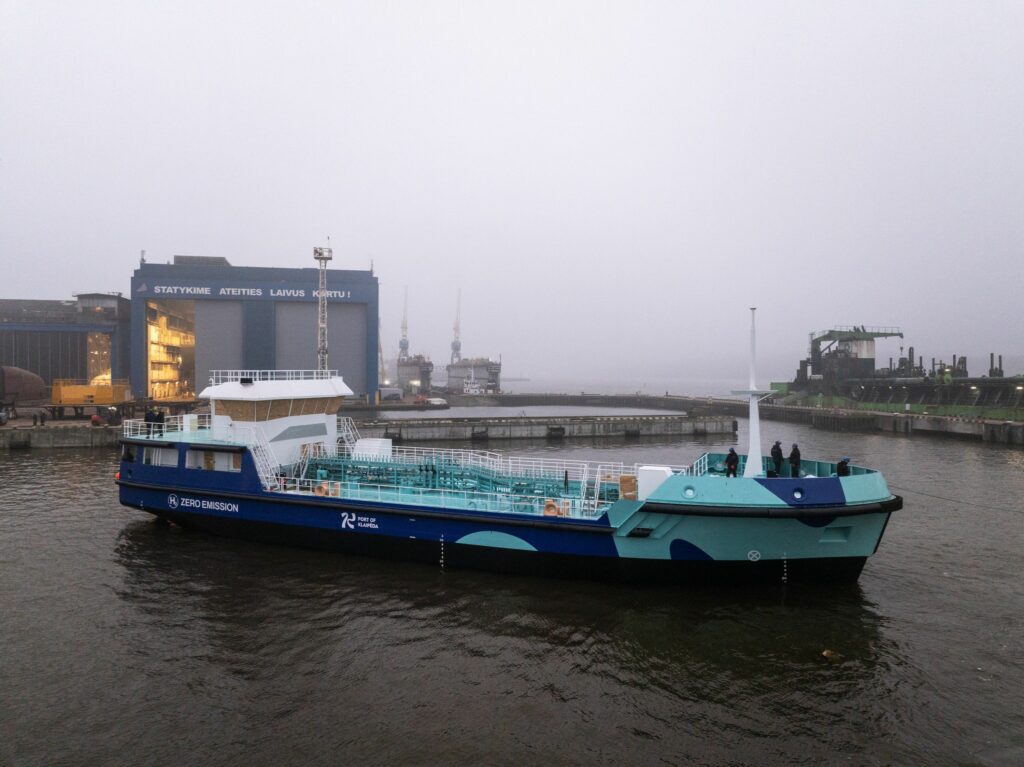 Klaipėda Port moves into the future: the country’s first hydrogen-powered ship is already in the water