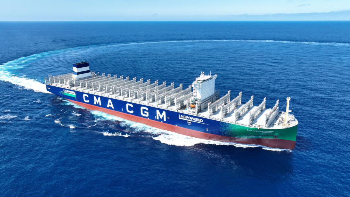 Chinese shipbuilder delivers world's largest dual-fuel powered container ship