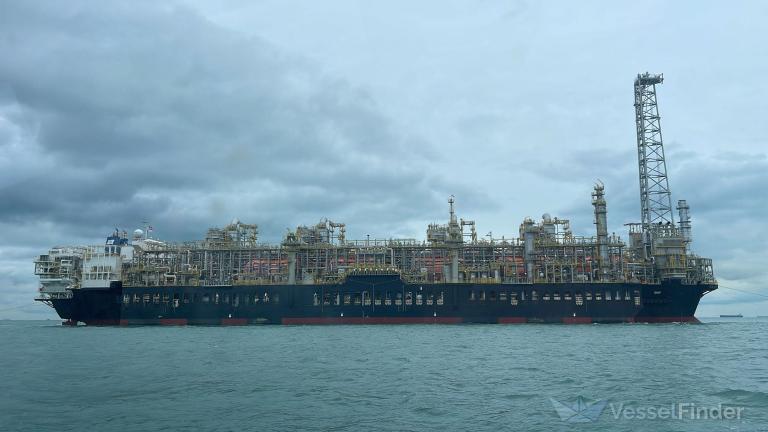 FLNG Gimi completes first LNG offload