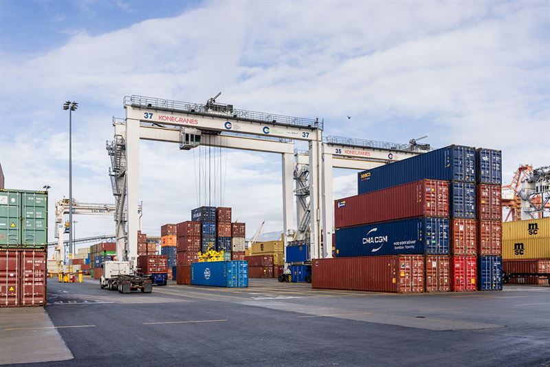 GCT Global Container Terminals orders 10 hybrid Konecranes RTGs and first battery-powered Konecranes RTG to reduce emissions at British Columbia terminals