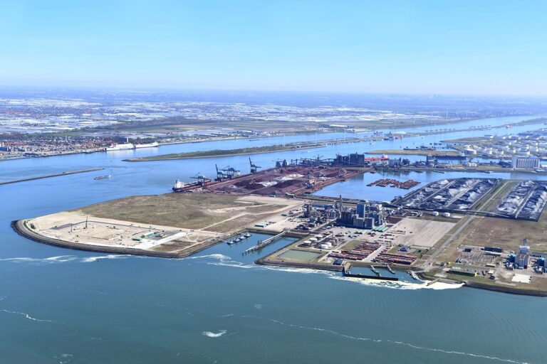 Vast and Port of Rotterdam collaborate to drive tanker electrification