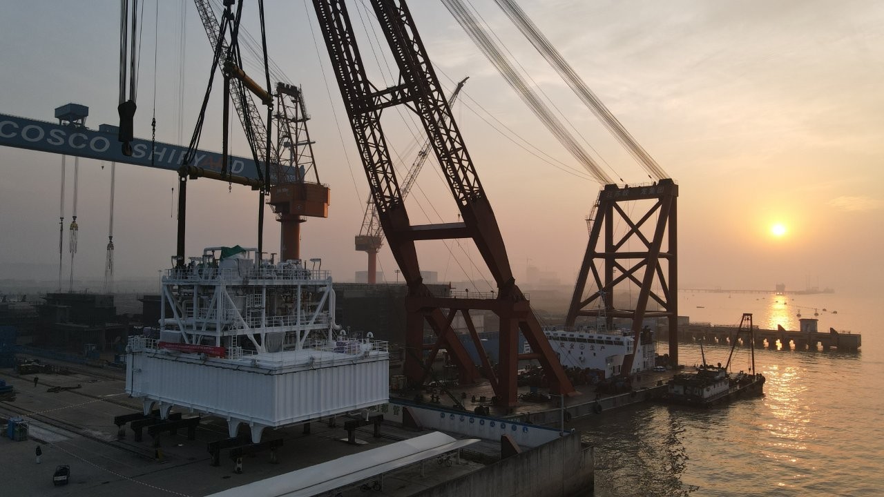 Marinetrans secures major project logistics contracts for FLNG vessel construction
