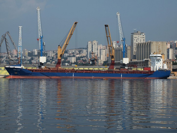 UPDATE: Freighter Thorco Cloud sank after the collision in Singapore Strait; 6 crew rescued, 6 missing