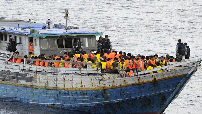 Australian Custom officers accused of paying to send asylum seekers back to Indonesia