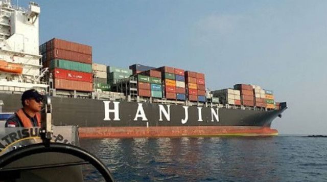 Container ship HANJIN AQUA hard aground in Sunda Strait