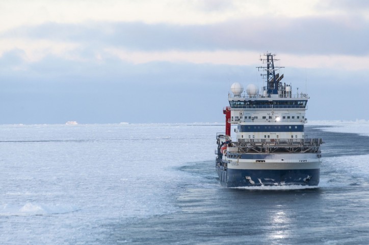 Multipurpose icebreaker Fennica assists traffic in the Kvarken