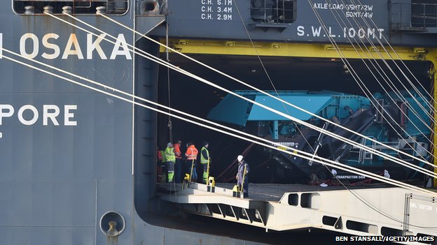 Hoegh osaka cargo unloading