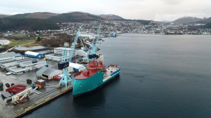 Acta Centaurus arrived at Ulsteinvik for final Construction phase