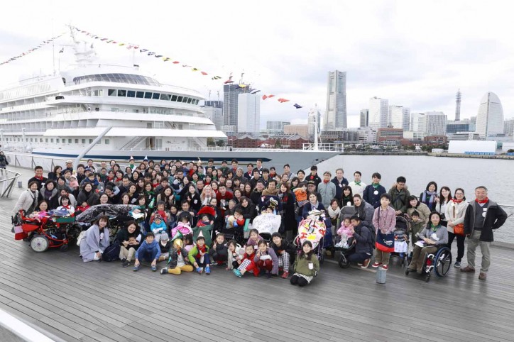 NYK Welcomes Families From Hope&Wish Aboard Christmas-Decorated Asuka II