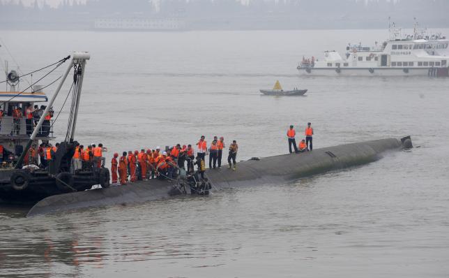 UPDATE: Chinese ferry sinks in Yangtze river with more than 400 missing