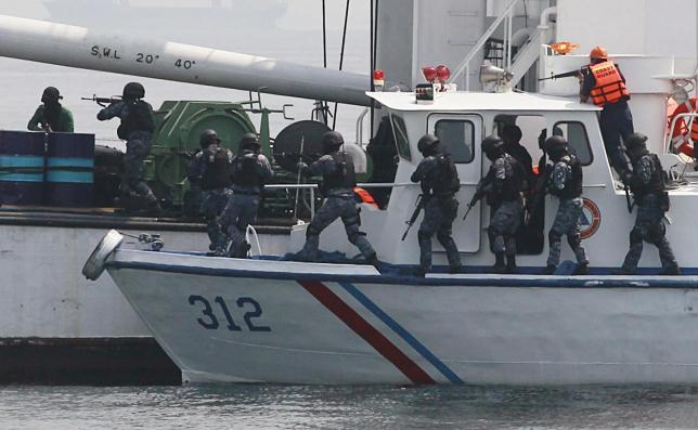 Philippine backs joint patrols against piracy