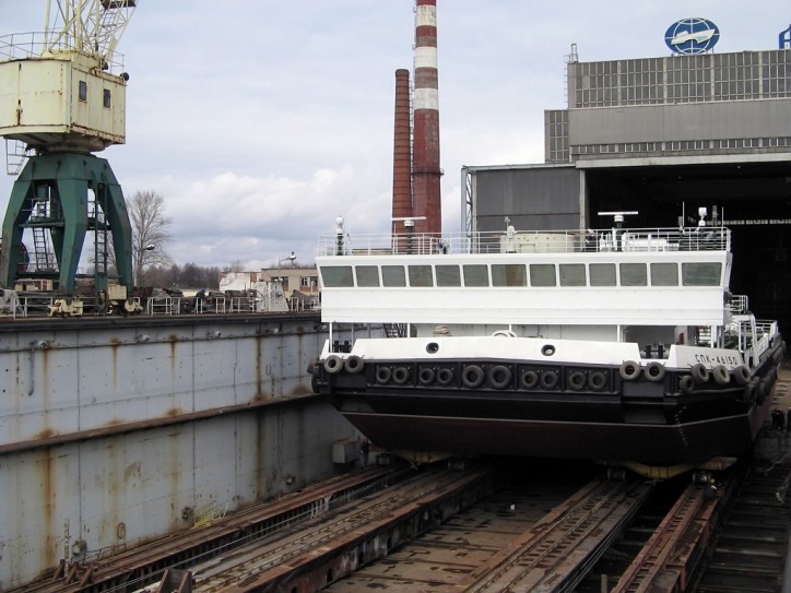 In mid-April 2016 Shipbuilding Company Almaz launched its SPK-46150 self-propelled floating crane (Project 02690, Sr. No.906)