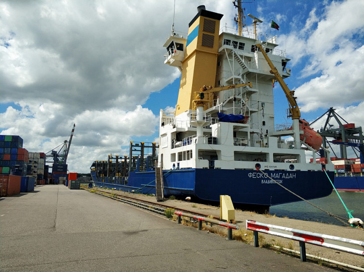 A new container vessel jointed FESCO fleet