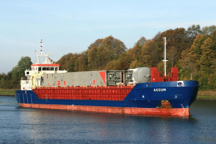 Accum Runs Aground While Departing From Big Port St. Petersburg