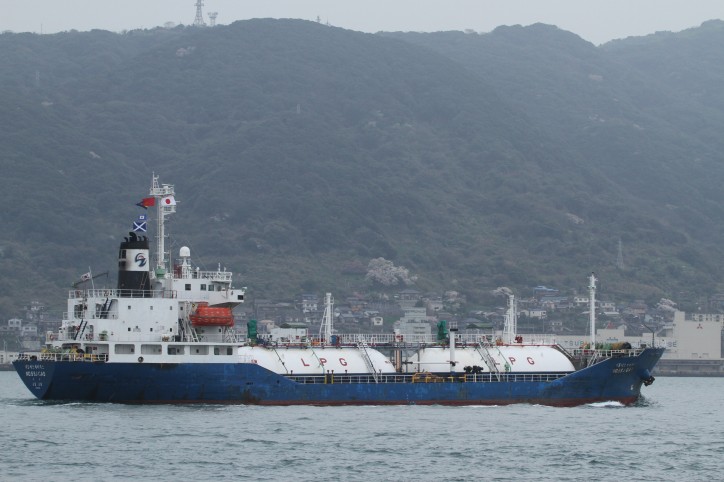 South Korean LPG tanker leaks gas off Chinese coast