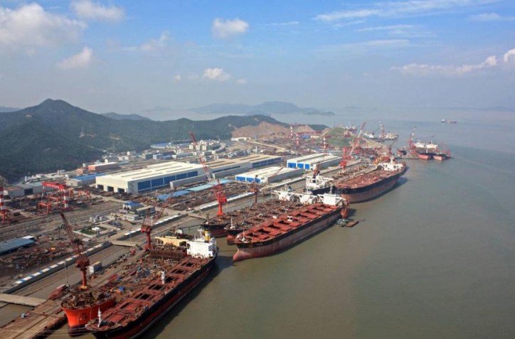 COSCO Secures Contract For Three Container Vessels