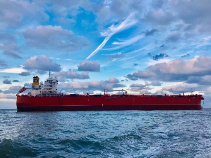 Delivery of the first vessel in Klaveness next generation of combination carriers, MV Baru