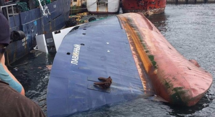 Shrimp trawler LAVINNIY capsized and sank in Busan port, Korea