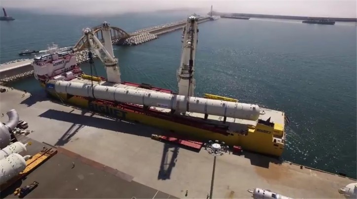 VIDEO: Happy Sky transports 30,000 freight tons petrochemical equipment in one voyage