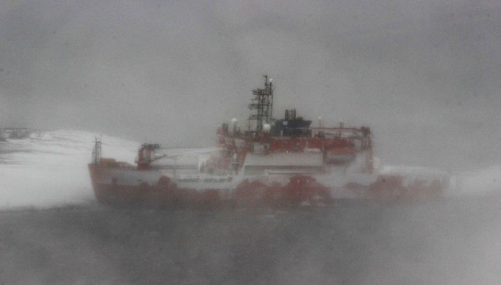 Update: Aurora Australis stuck in Antarctica refloated, 68 aboard rescued