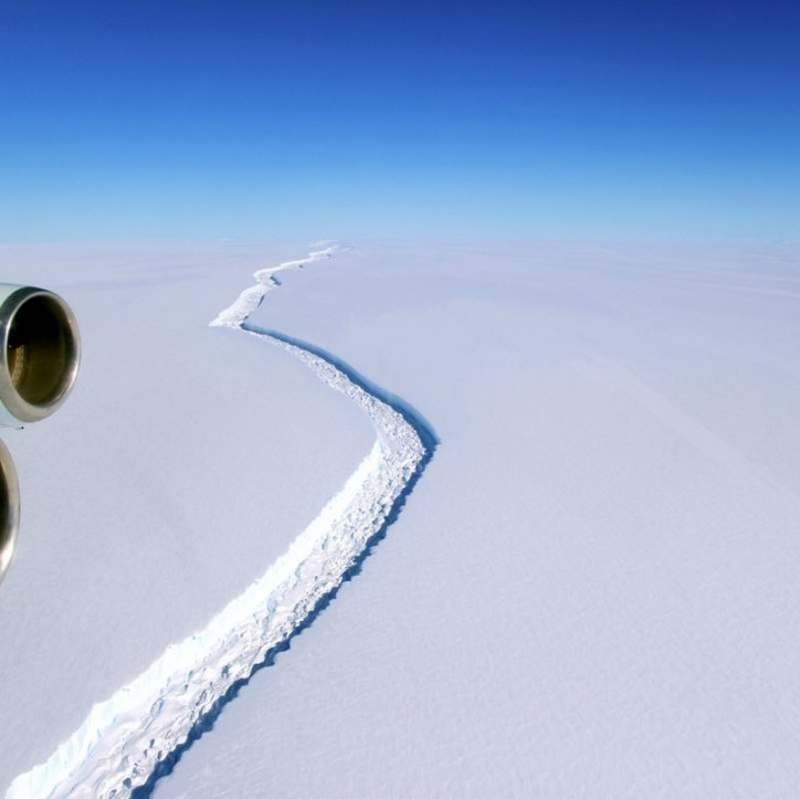 Shipping Industry Cautioned as Huge Iceberg Breaks Off Antarctica