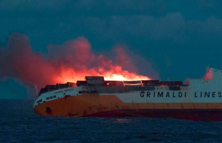 UPDATE: Grimaldi's RoRo container vessel Grande America sank in the Bay of Biscay; Priority given to anti pollution measures