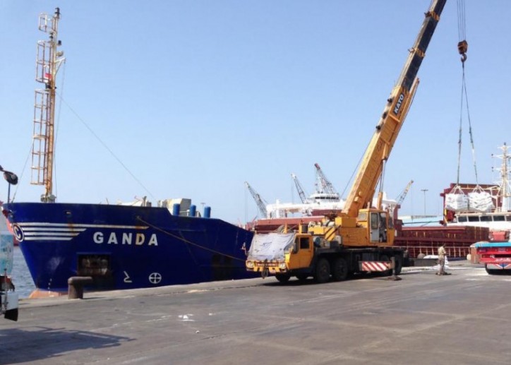 Ferry And General Cargo Carrier Avoid Major Collision By The Inches In The Dardanelles