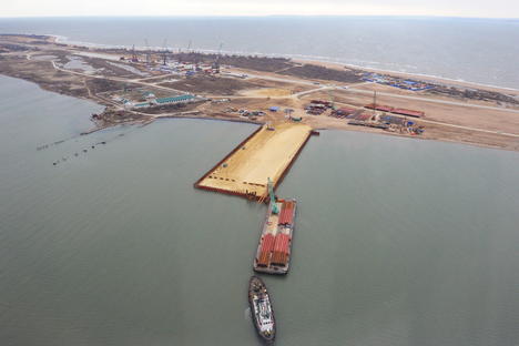 An aerial view of the construction site of a bridge across the Kerch Strait.