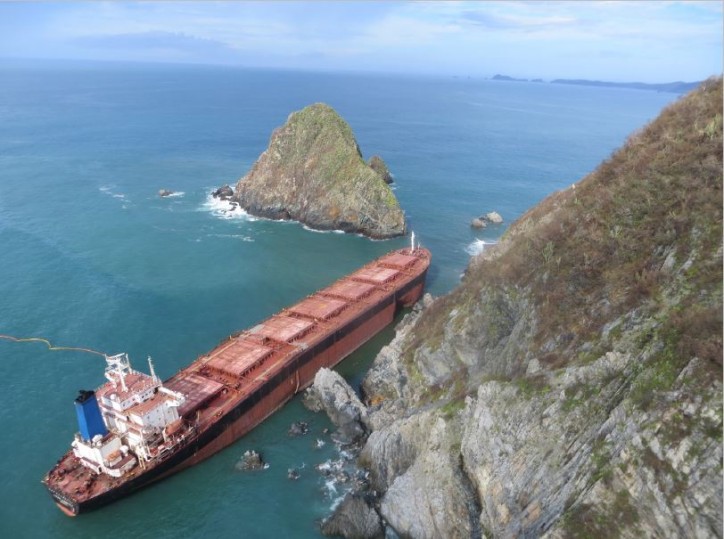 Oil still leaking from grounded ship in Mexico