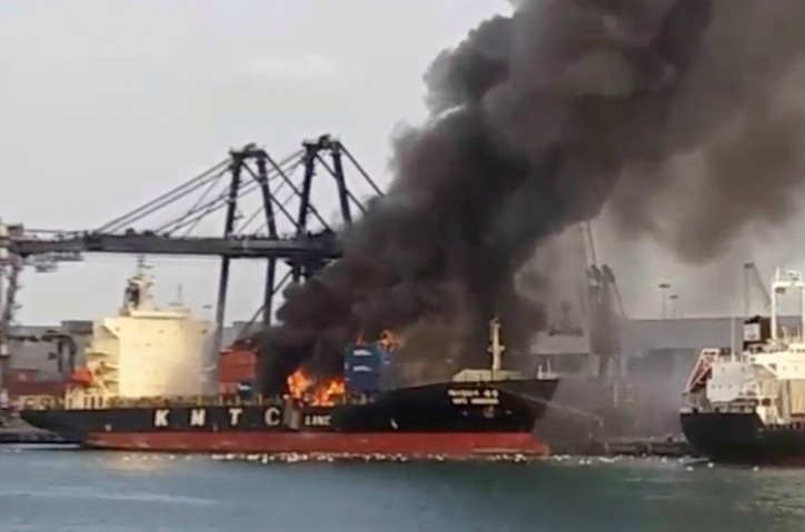 Chemical cargo on board KMTC Hong Kong catches fire in Thai port, three piers closed (Video)
