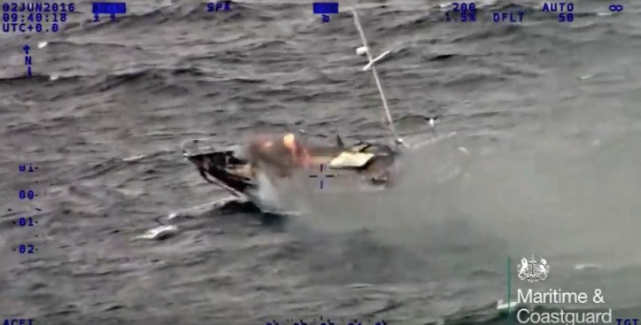 UK Coastguard co-ordinates rescue after yacht catches fire off Shetland (Video)