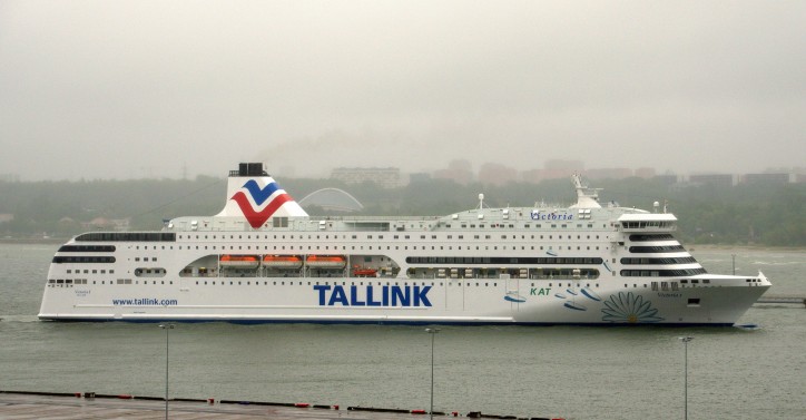 Ferry Victoria 1 damaged in storm in Baltic Sea 
