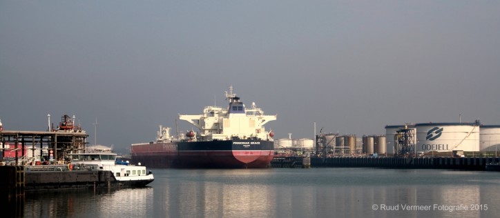 Largest ship ever arrives in Third Petroleum Harbour at Odfjell Terminals (Port of Rotterdam)