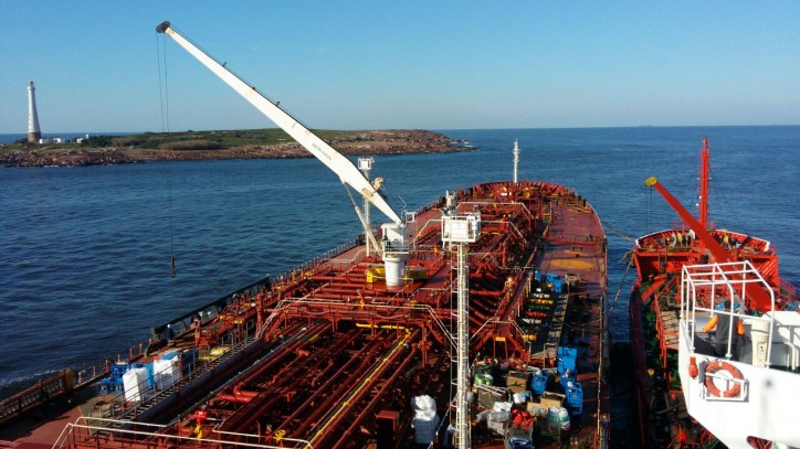 Update: Small Tanker Starts Lightering operation for Grounded Siteam Anja