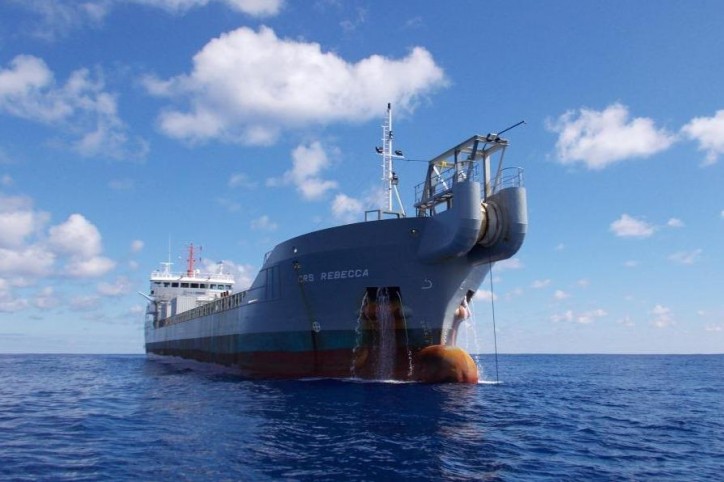Flinter puts the cable recovery ship Rebecca to work again