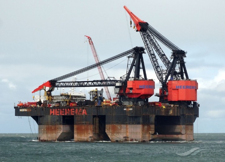 Heerema’s semi-submersible crane vessel Hermod retires at the end of 2017 after 40 years operation