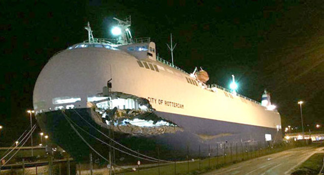 Collision between car carrier City of Rotterdam and Ro-Ro ferry Primula Seaways off Immingham,UK