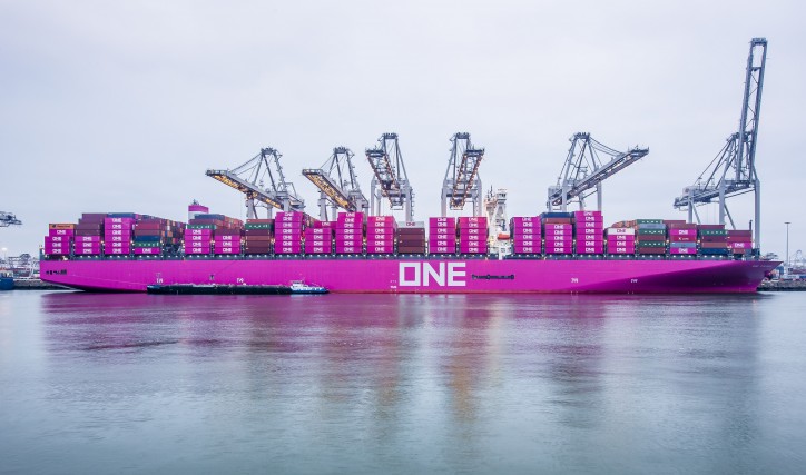 Continuing container growth pushes throughput at port of Rotterdam to a new high