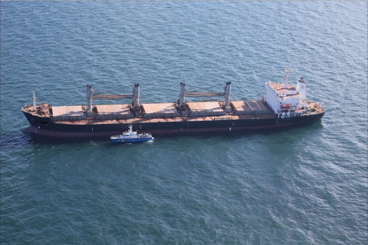 Grounded Bulk Carrier Might Spend Days Being Stuck Off Sweden