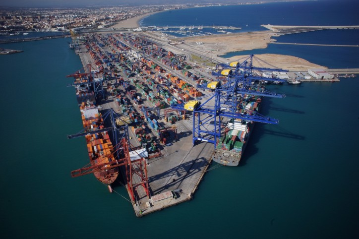 APM Terminals signs agreements to acquire 100% of Grup Maritim TCB