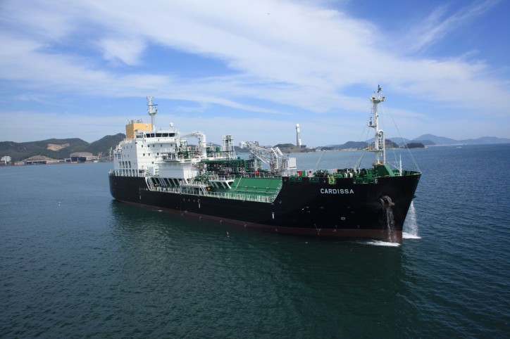 Shell starts operating hyper-modern LNG bunker vessel