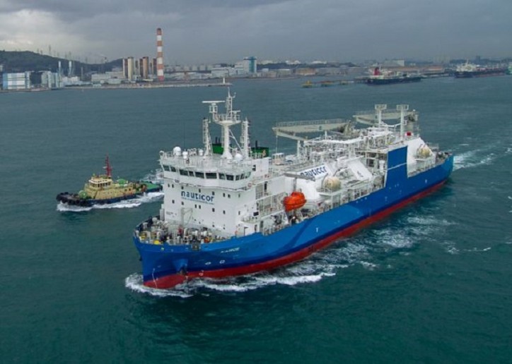 The world’s largest LNG bunker supply vessel Kairos started its voyage to Europe