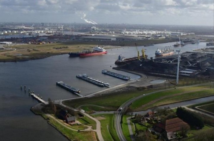 Berths for inland shipping in Afrikahaven (Amsterdam) now operational