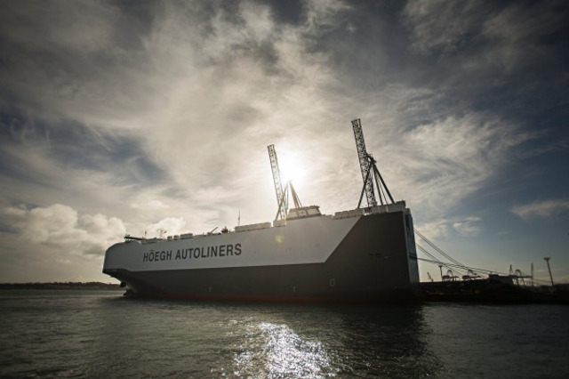 World's Largest Vehicles Carrier Hoegh Trigger Docks in Auckland on maiden voyage
